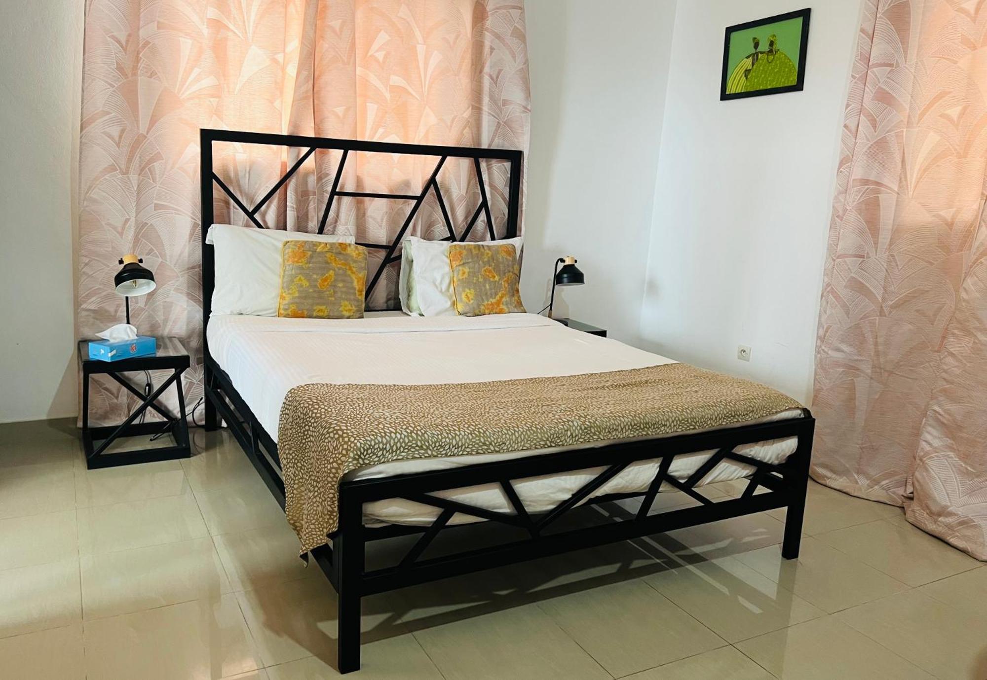 Illiyin Boutique Hotel Дакар Екстериор снимка