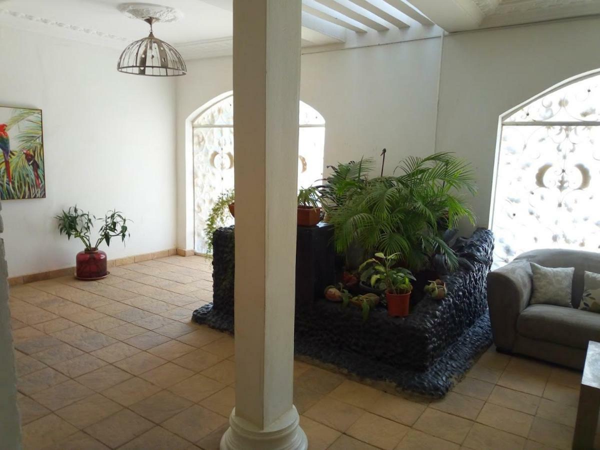 Illiyin Boutique Hotel Дакар Екстериор снимка
